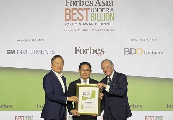 (L-R) Henry T. Sy Jr., Vice Chairperson of SM Investments Corporation, Ian Ong, Executive Director and Chief Executive Officer of Samurai 2K Aerosol Limited, and Christopher Forbes, Vice Chairman of Forbes Media.